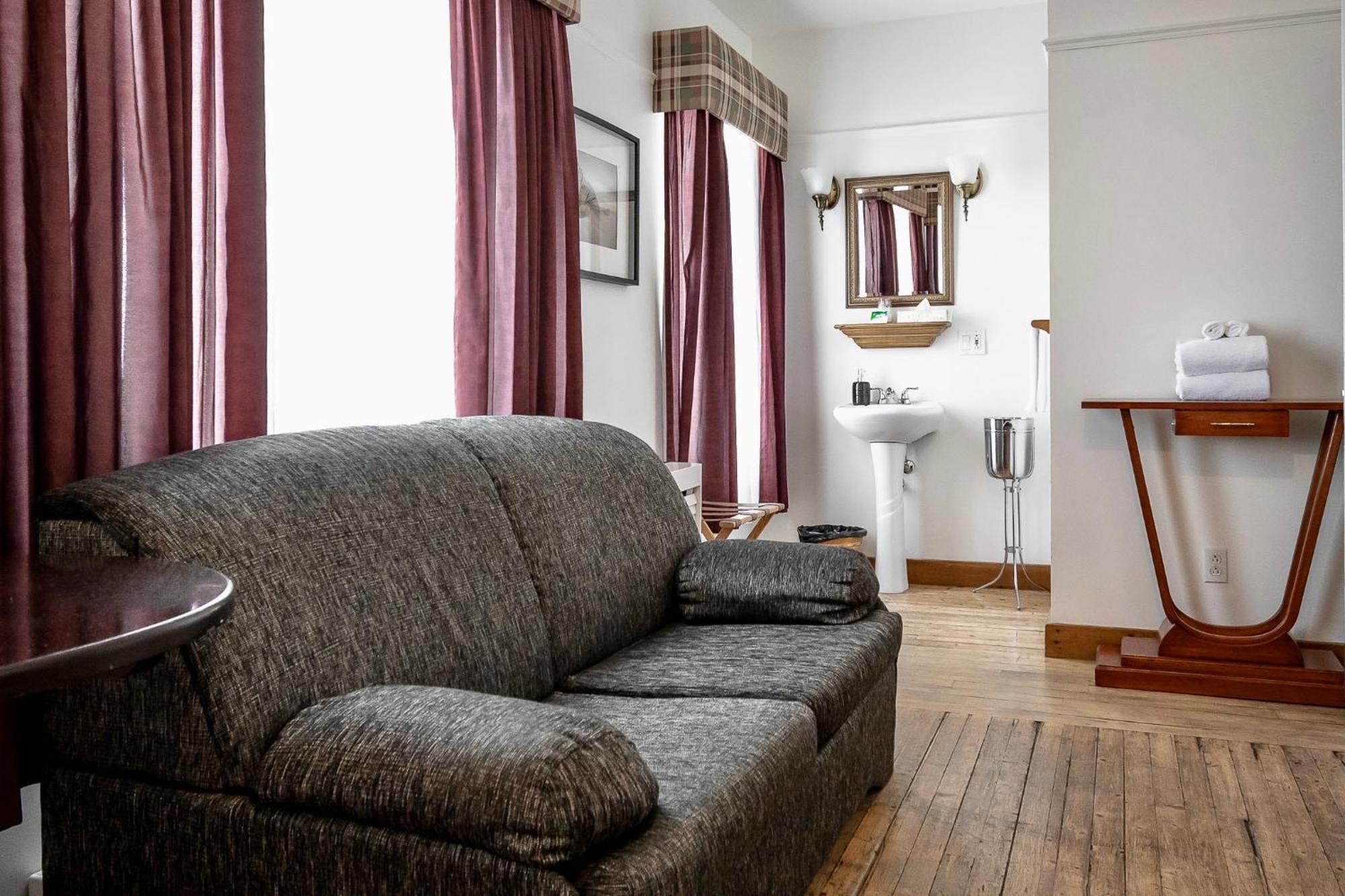 Auberge De La Vieille Maison Rimouski Exteriér fotografie